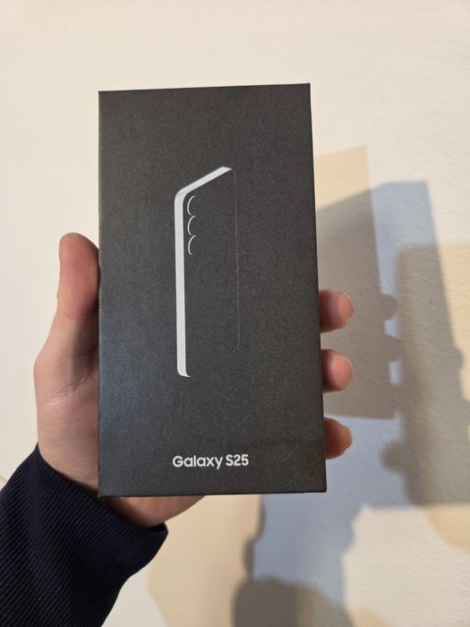 Vând Samsung Galaxy S25 Nou