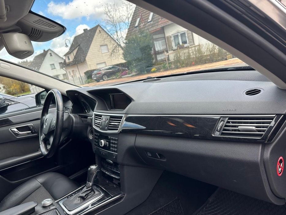 MERCEDES-BENZ E-Class 2011 — imagine 4