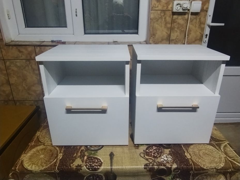 Noptiera de atelier de vânzare