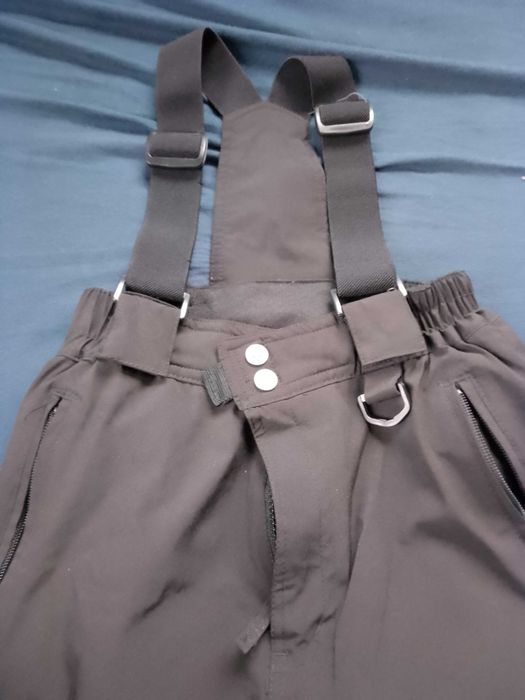 Водо и вятъроустойчив панталон с тиранти