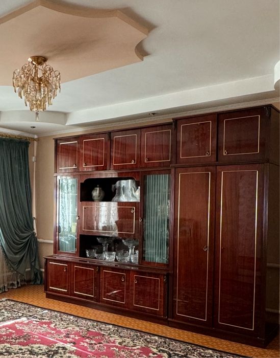 Стенка для гостинной или зала