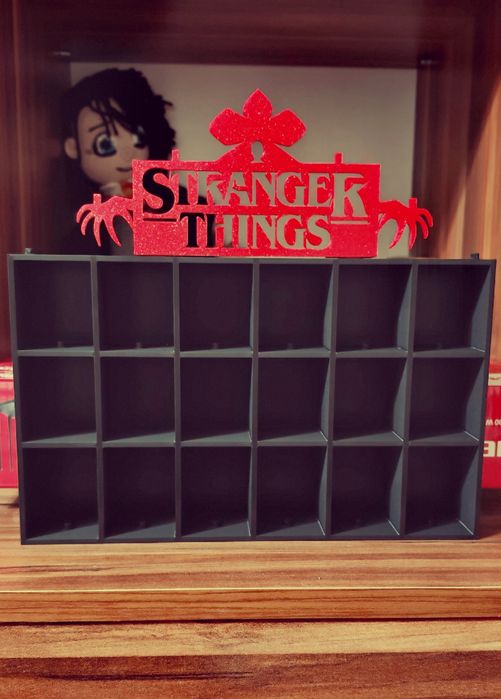 Поставка за Kinder Joy фигурки от колекцията Stranger Things