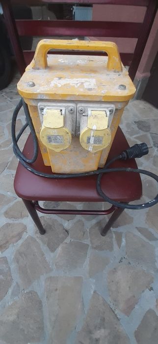 transformator 220 -110 cu doua ieșiri