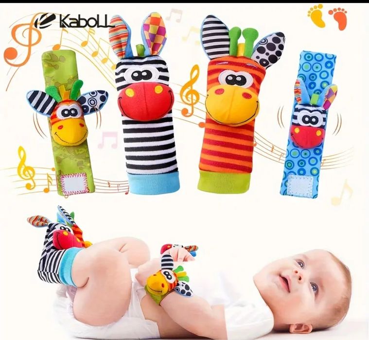 Комплект от 2 гривни и 2 дрънкащи чорапи за бебета,