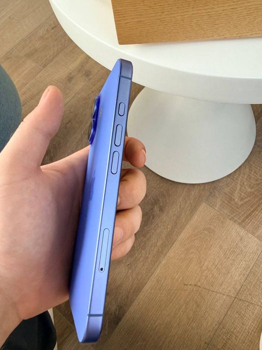 Iphone 16 128GB.                            .