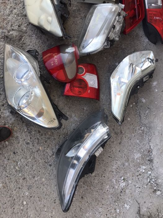 Фарове и стопове за различни автомобили