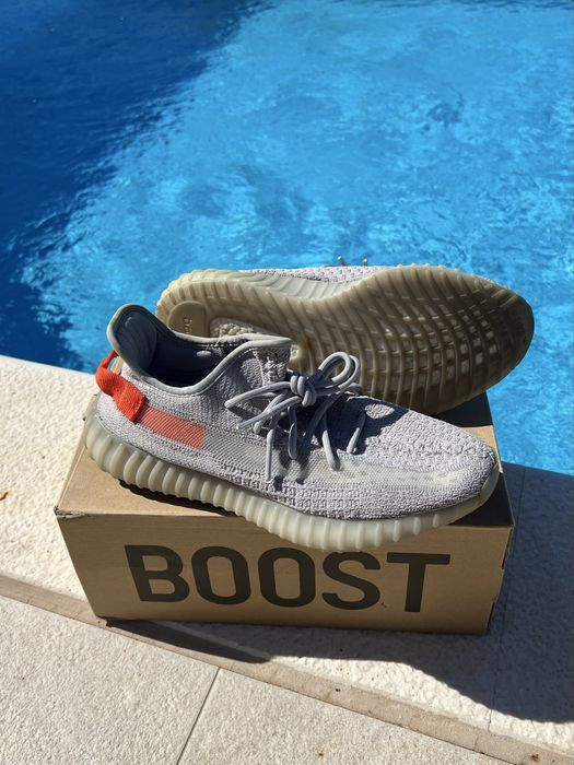 Yeezy Boost 350 V2 Tail Light