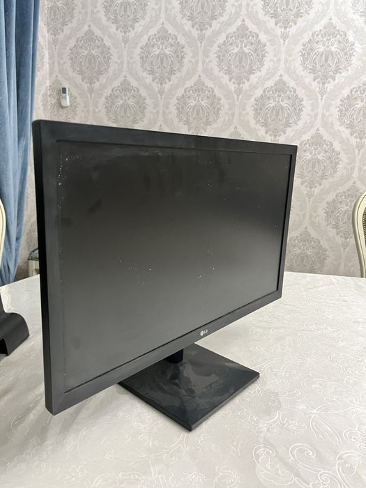 Монитор LG рабочий