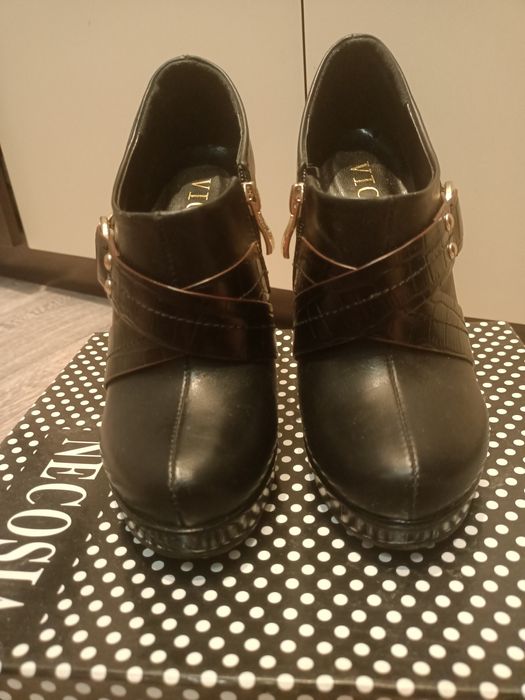 Продам новые женские туфли