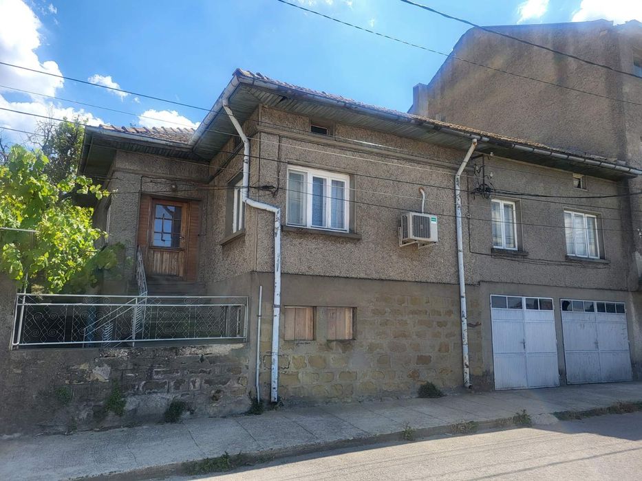 Продава се Къща в Омуртаг - 180 кв.м за 362 €/кв.м - Снимка #1