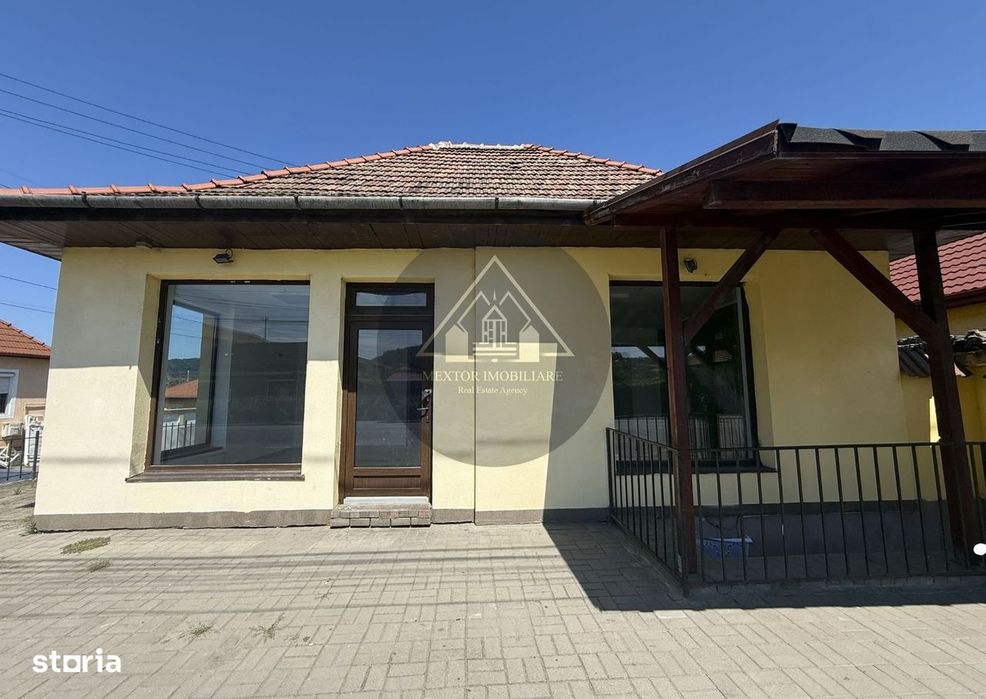 Spațiu comercial de vânzare, Medias
