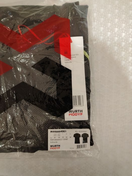 Футболка новая..