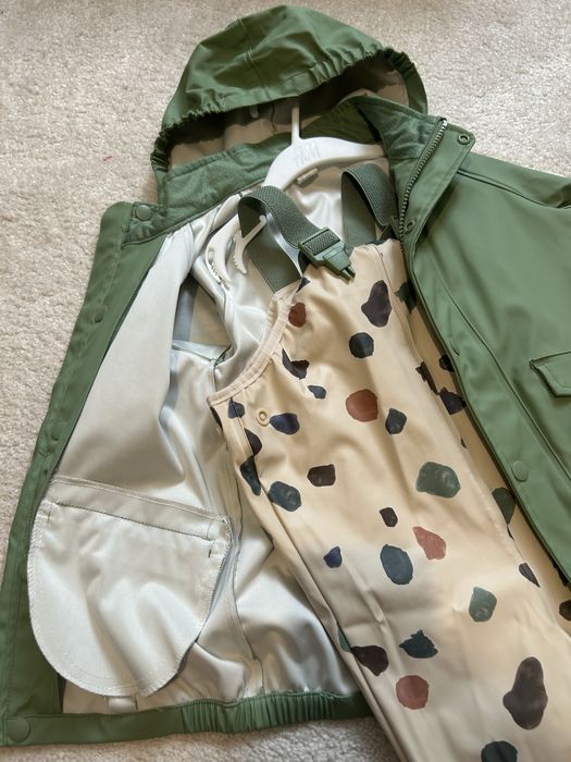 Set in doua piese de ploaie H&M 98