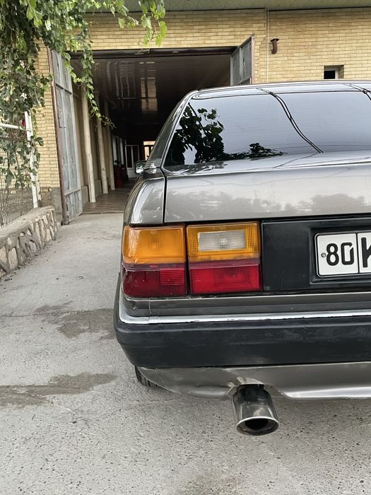 Audi 100 C3  sotiladi srochna 1990 yil