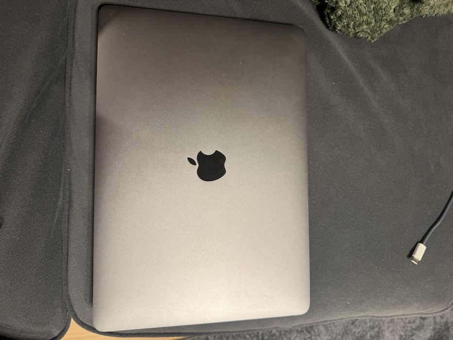 MacBook Pro 13” 2019 Touch Bar