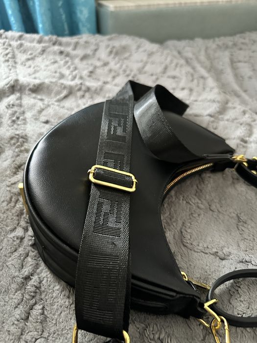 Fendi сумка багет или хобо