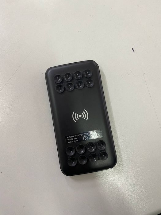 Power Bank  —  имеется беспроводная зарядка 

Вы сказали:
З