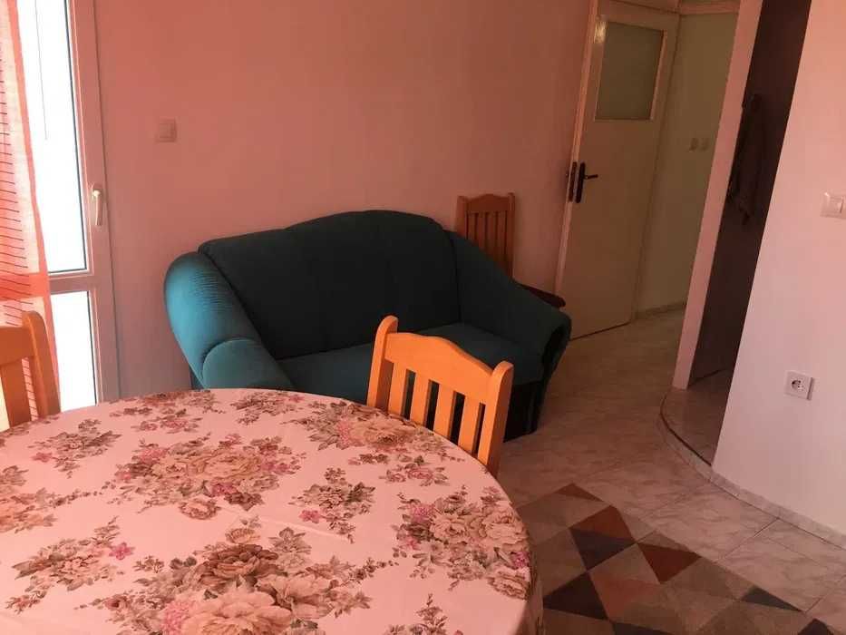 Дава се под наем Тристаен апартамент в Бургас, Братя Миладинови - 80 кв.м за 280 € - Снимка #2