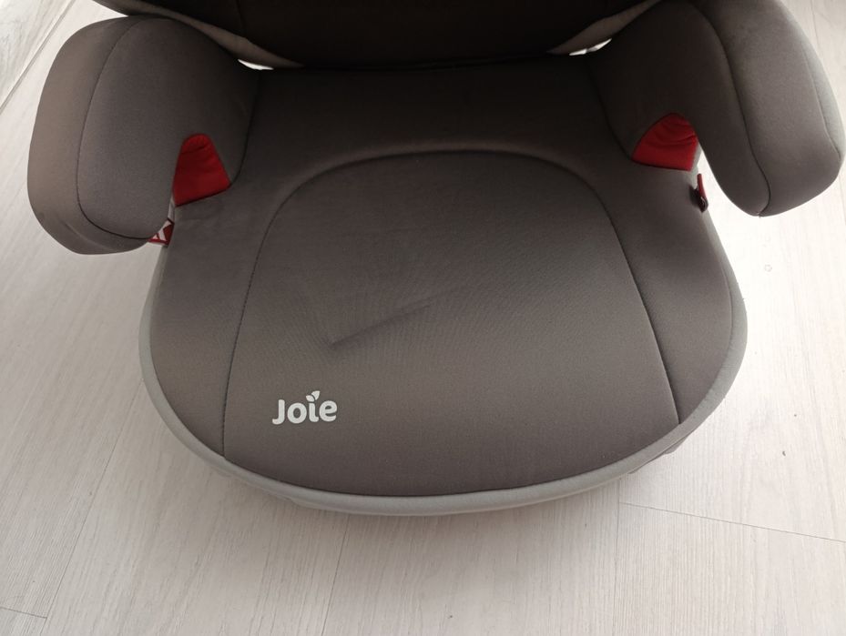 Детское автомобильное кресло Joie