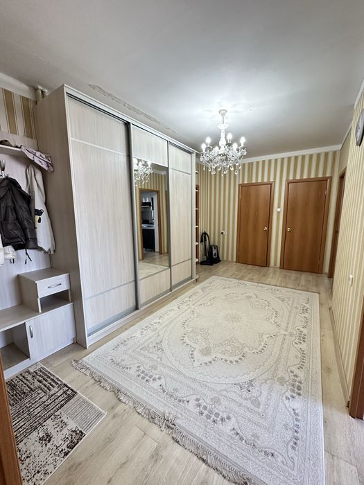 Продам трехкомнатную квартиру