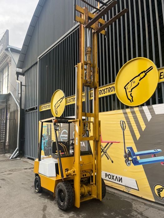 Вилочный погрузчик Коматсу