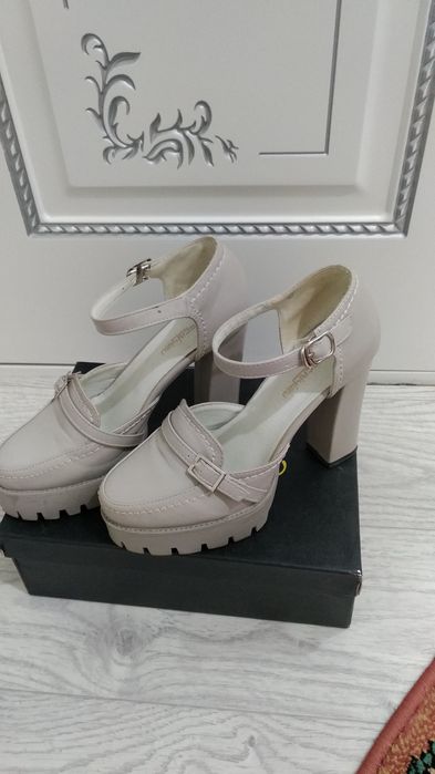 Женская обувь, туфли, сапоги