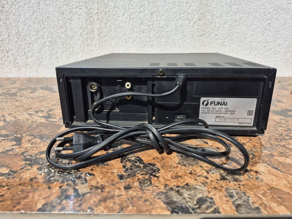Vand video marca Funai model VCP-100,made in Japan 

- video casett