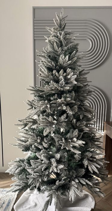 Продам снежную елку