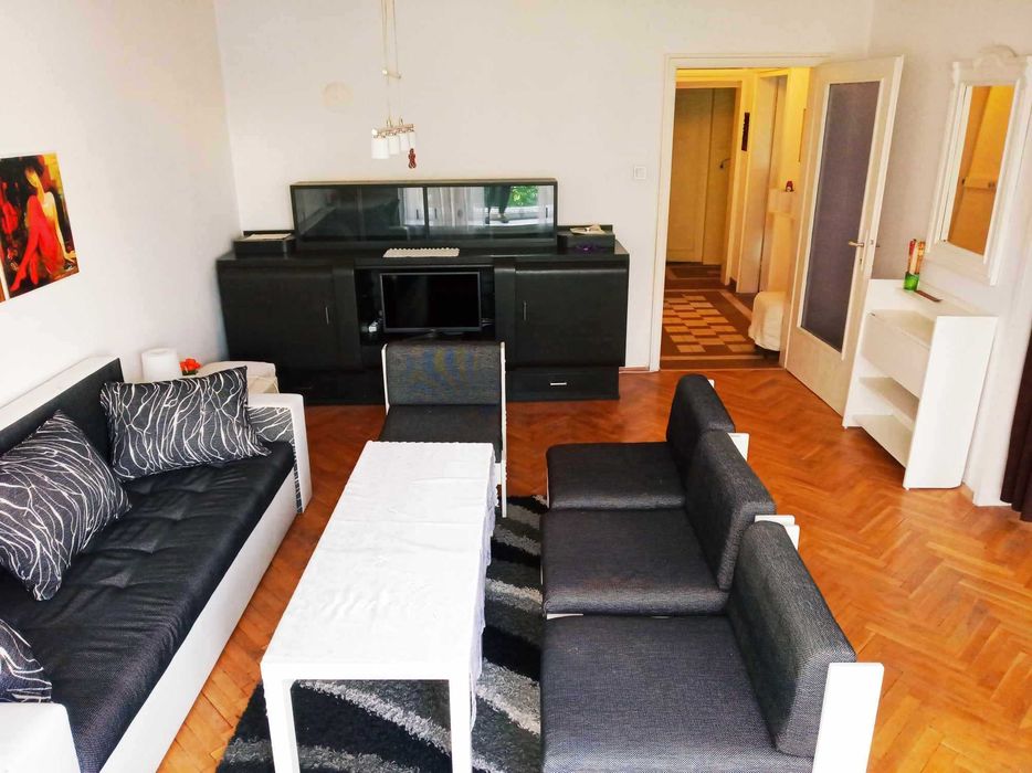 Дава се под наем Тристаен апартамент в София, Център - 95 кв.м за 239.19 € - Снимка #3