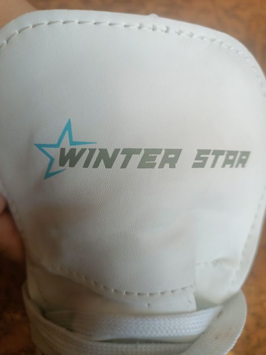 Продам коньки фигурные