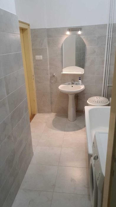 inchiriez apartament