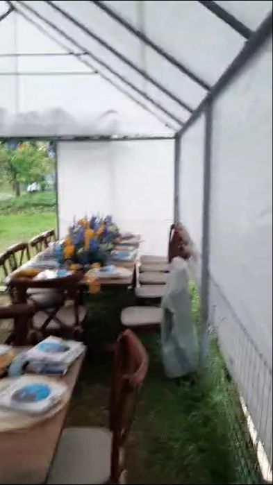 Vand cort pentru evenimente