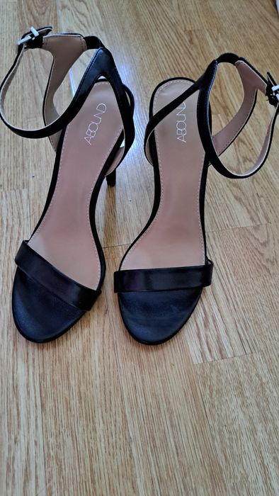 Новые 39 размер босоножки