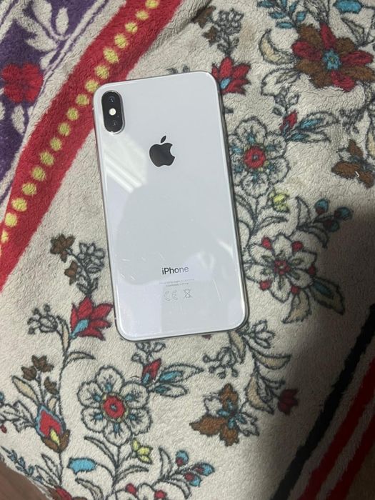 Продам iPhone X в отличном состоянии