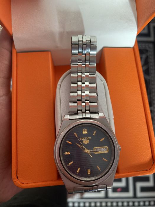 Seiko Часовник продавам с еконт може да Пращтами