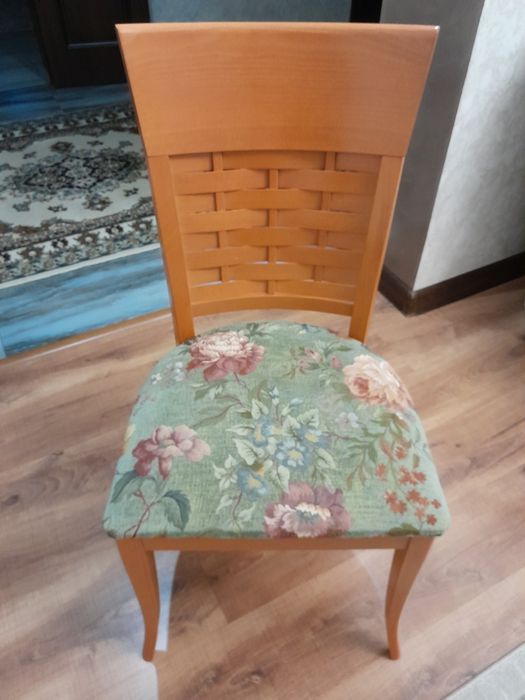 Стулья деревянные Италия