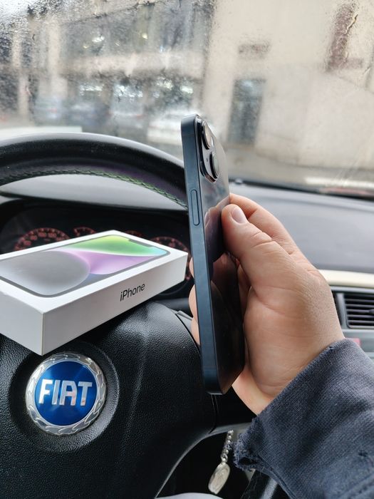 Iphone 14 black, la cutie