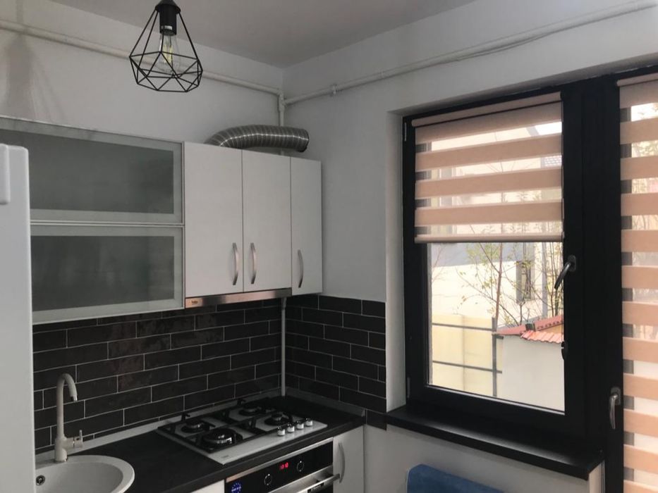 Inchiriez garsoniera Gorjului