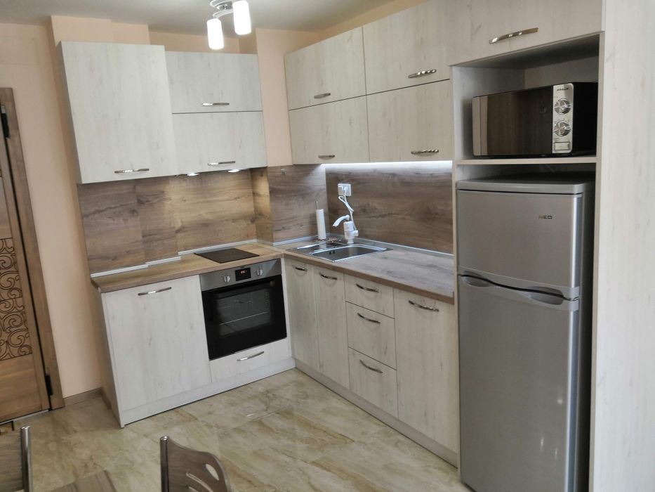 Дава се под наем Двустаен апартамент в Благоевград, Идеален център - 50 кв.м за 340 € - Снимка #4