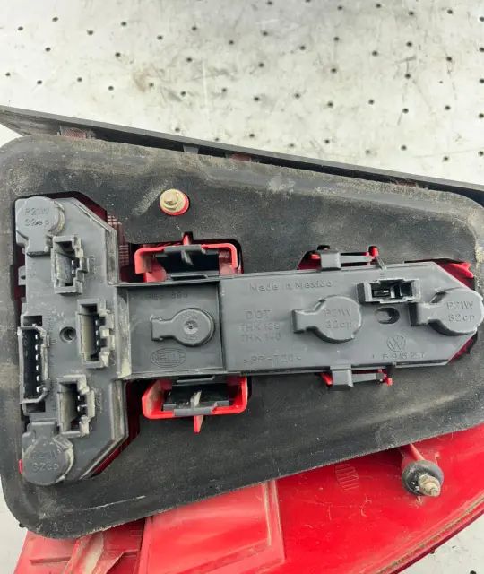 Lampa / Tripla stop stanga pe aripa 1J5945257 1J5945257 Volkswagen VW