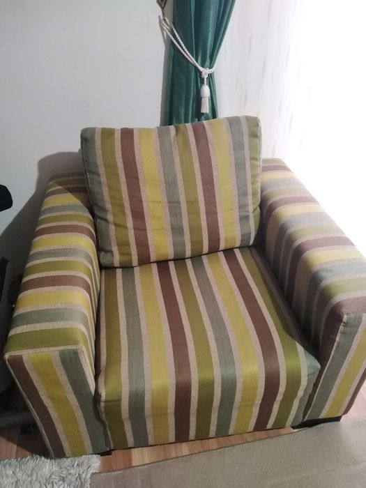 Canapea extensibilă și 2 fotolii