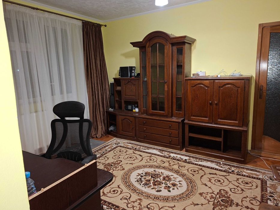 Inchiriez apartament 2 camere Caracal zona Gării