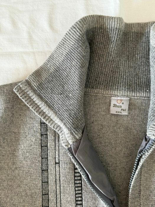 Мужской джемпер на молнии