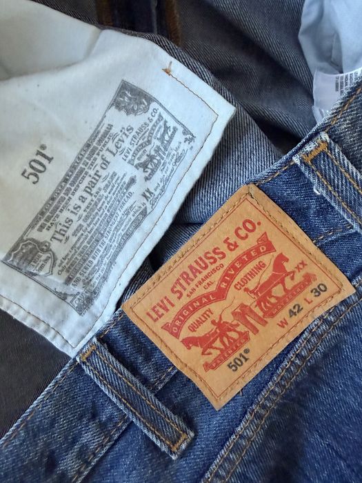 Blugi LEVIS 501 Albastru Barbati | Marime 42 x 30 (Talie 110 cm)