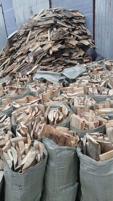 Продаю дрова уголь в мешках сосна