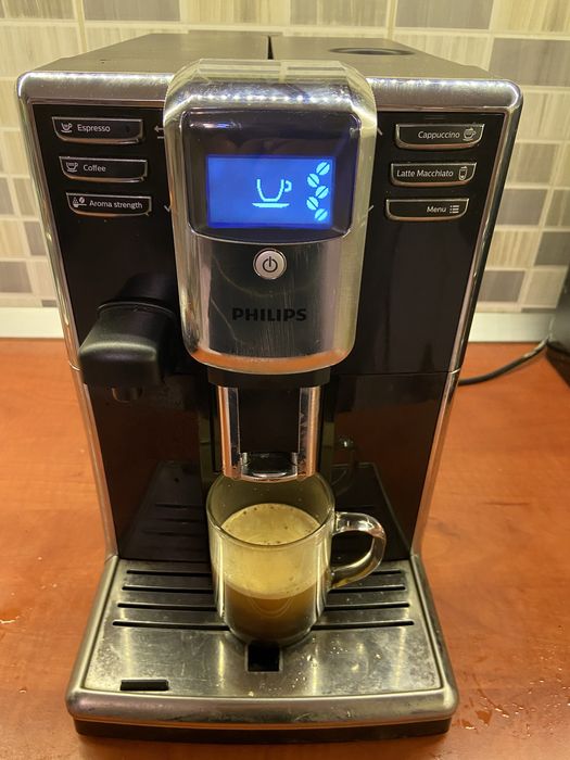 Expresor cafea Philips cu cana de lapte
