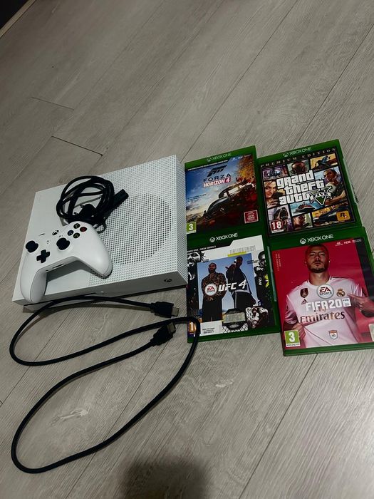 Xbox One S 1 TB + controller