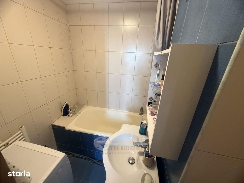 2 Cam Galata Bulevard, Et 1, Decomandat,  2 Balcoane