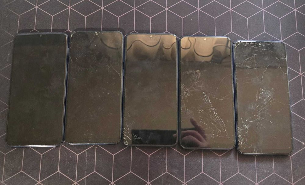 Pachet telefoane second-hand / defecte