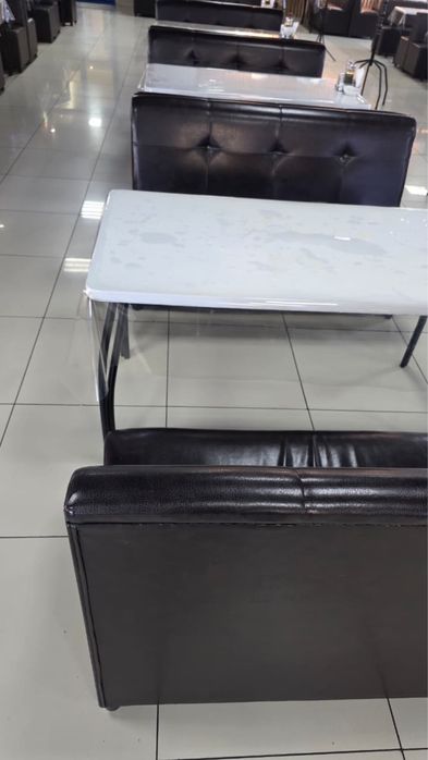 Продам столы, кожаные диваны